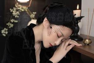 秀人网 - 苏曼兮:在纯白的背景下,我终于能与白色拼个高下——高清原图带你看白出新高度!