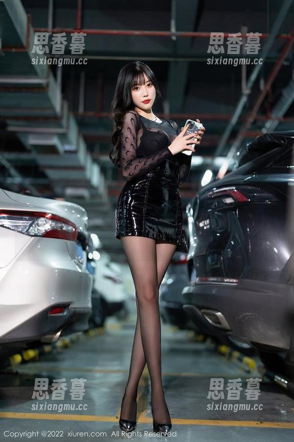 美羊羊图集又上线了，秀人网的更新速度也是杠杠的，能不能放慢点，让我消化一下哈哈？