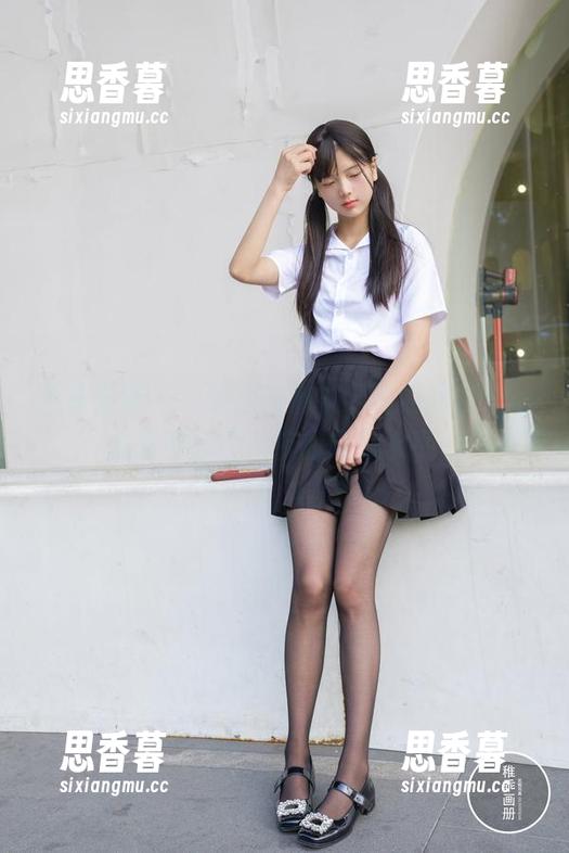 稚乖画册 - 一边翻看麻衣学姐的图包，一边质疑赤西夜夜的审美水平…
