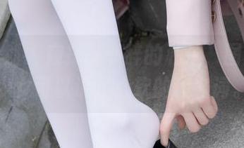 紧急企划 - 窥探林书辞的私拍,图片里的少女可以说是心软的代名词。