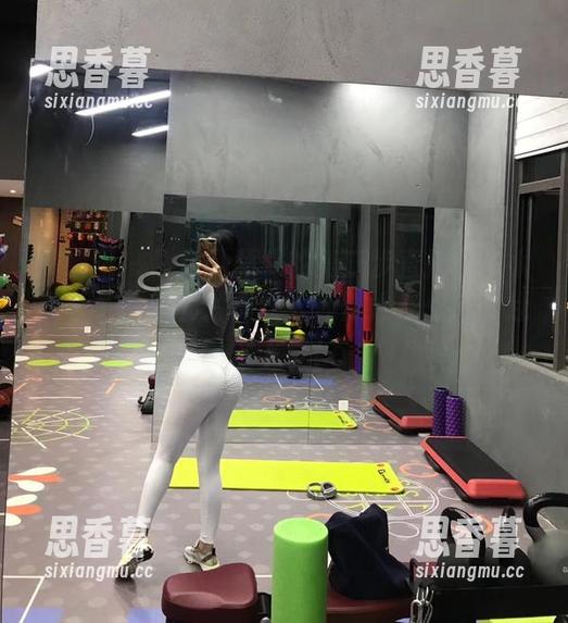 微密圈 - 紫色哒豚豚的第二步直播精选太有趣！这些图片真让人怀疑她在想啥，赶紧下载！