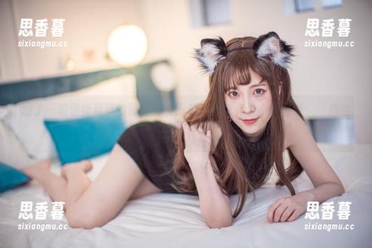 翻了一遍翎柒菜菜的蕾丝睡衣图包，心中有个小声音说：‘我也想这样’
