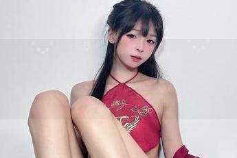 微密圈 - 看完聂傲娇写真全集，连衣裙彻底颠覆了我的审美，捉摸不透