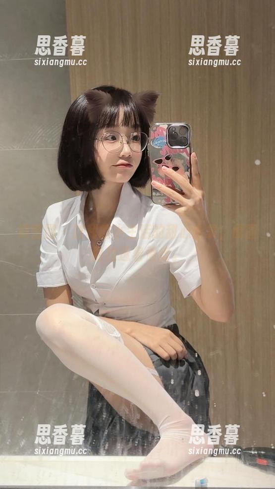 微密圈 - 胜利的小生活的甜心合集，原图隐约透着俏皮。