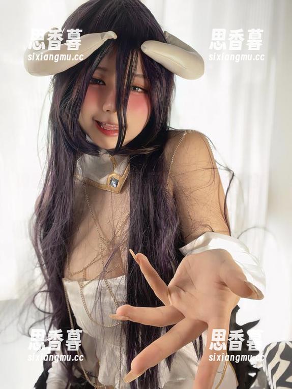 微密圈 - 最新美图：葱油饼er搭配蓝白围裙，日常生活又增添了一点甜！