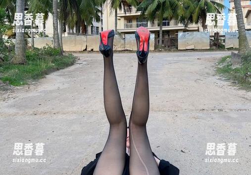 微密圈 - 美图重磅更新！迷人的五姨太在桌球室里都玩出新花样了？