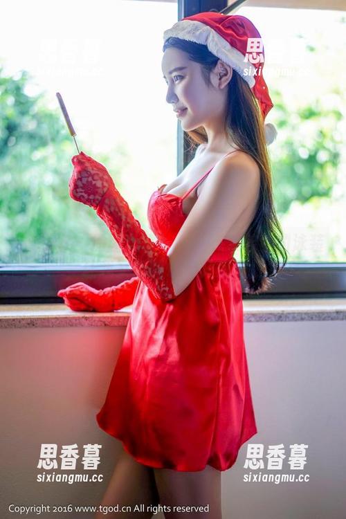 青豆客 - 原图大赏：Akiki朱若慕的泳装，让我又想喝饮料又想流口水