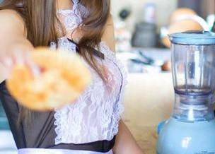 青豆客 - 宛恩miyu的这组制服美图，分享出去才算对得起自己