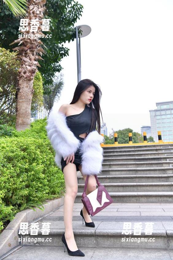 魔镜街拍 - 当黑丝与文件交融，婷婷的工作日常原图带你飞！