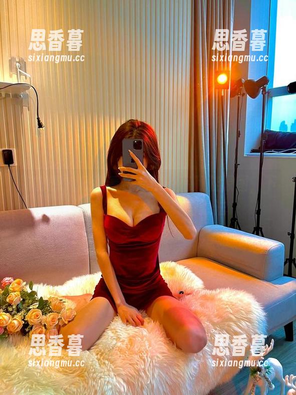 微密圈 - 仔细看黎允熙的高跟鞋原图，下载后你会有不一样的想法